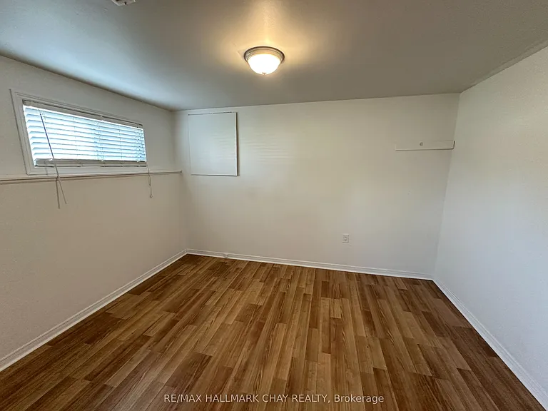2047 Chantler St — Photo 8