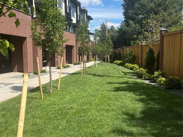 2144 Applewood Drive, Lakewood, CO 80215