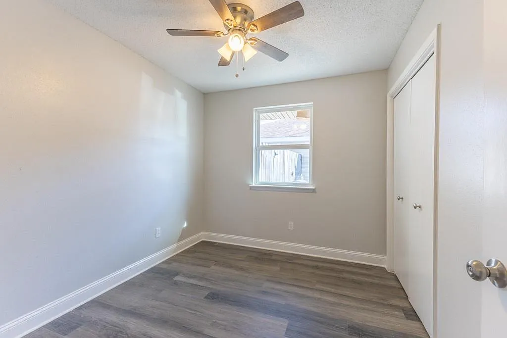 4 bed, 1158 sqft, $2,300 — Photo 2