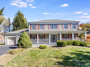 23 Lauren Ct, Stanhope, NJ 07874