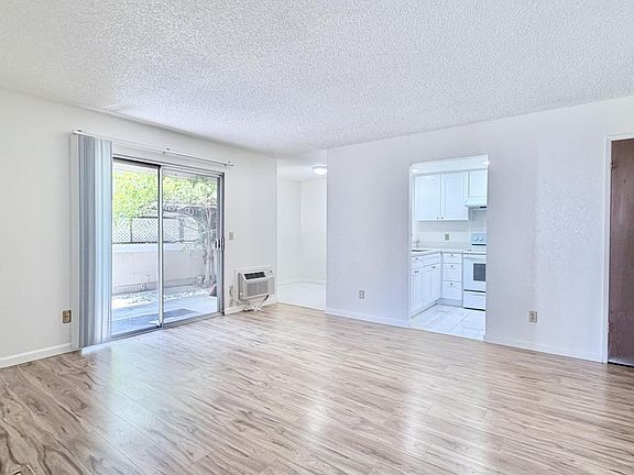 3rd image of 2309 McLaughlin Ave