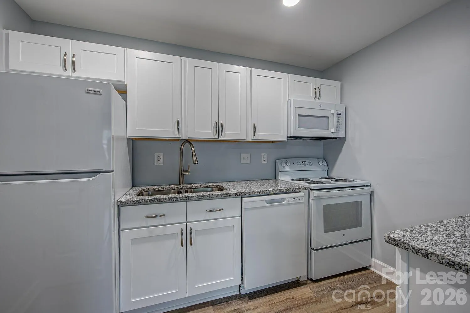1 bed, 1.0 bath, $1,095 — Photo 4