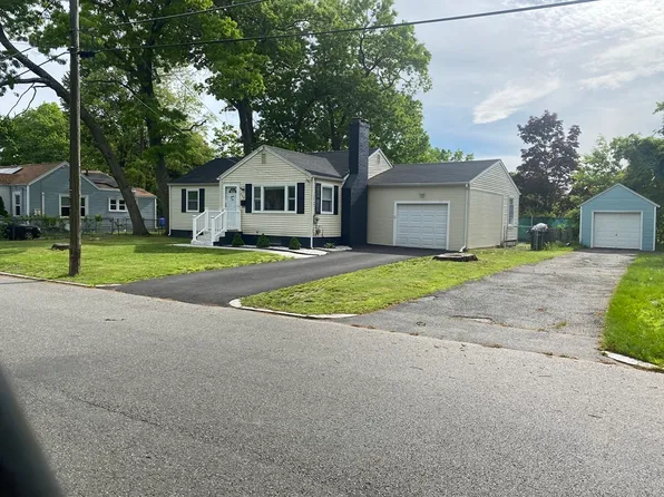 256 Ambrose St, Springfield, MA 01109