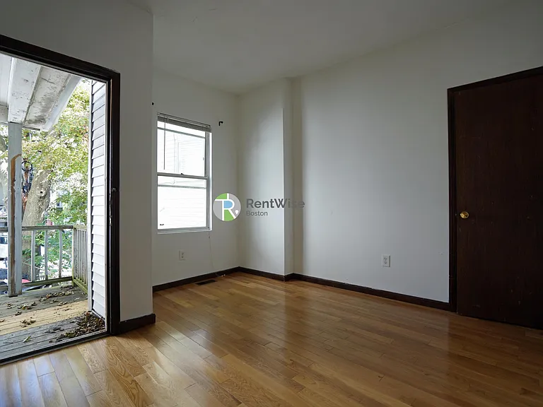 89 Sheridan St #3 — Photo 10
