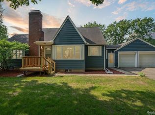 6031 Southward Ave, Waterford, MI 48329