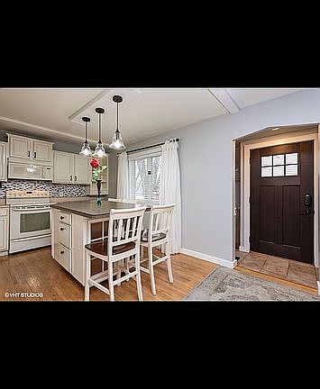 2nd image of 4224 46th Ave S