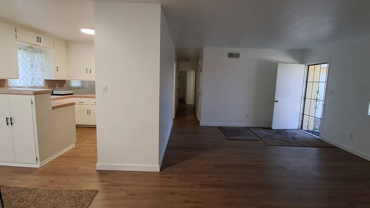 3 bed, 2.0 bath, 1230 sqft, $3,400 — Photo 2