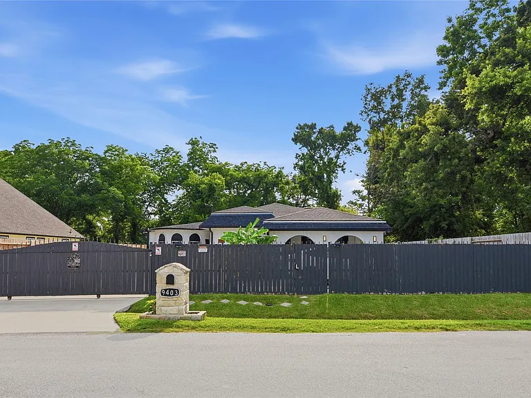 9403 Spaulding St — Photo 1