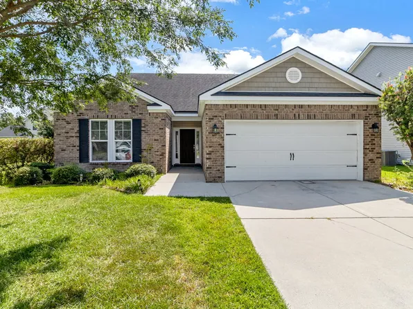 105 Richmond Walk Dr, Richmond Hill, GA 31324