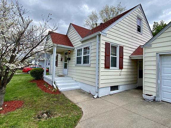 4th image of 192 Carmen Ave