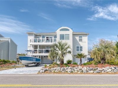 2805 Sandpiper Rd, Virginia Beach, VA, 23456