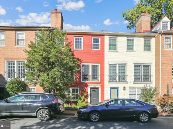 623 Pommander Walk, Alexandria, VA 22314