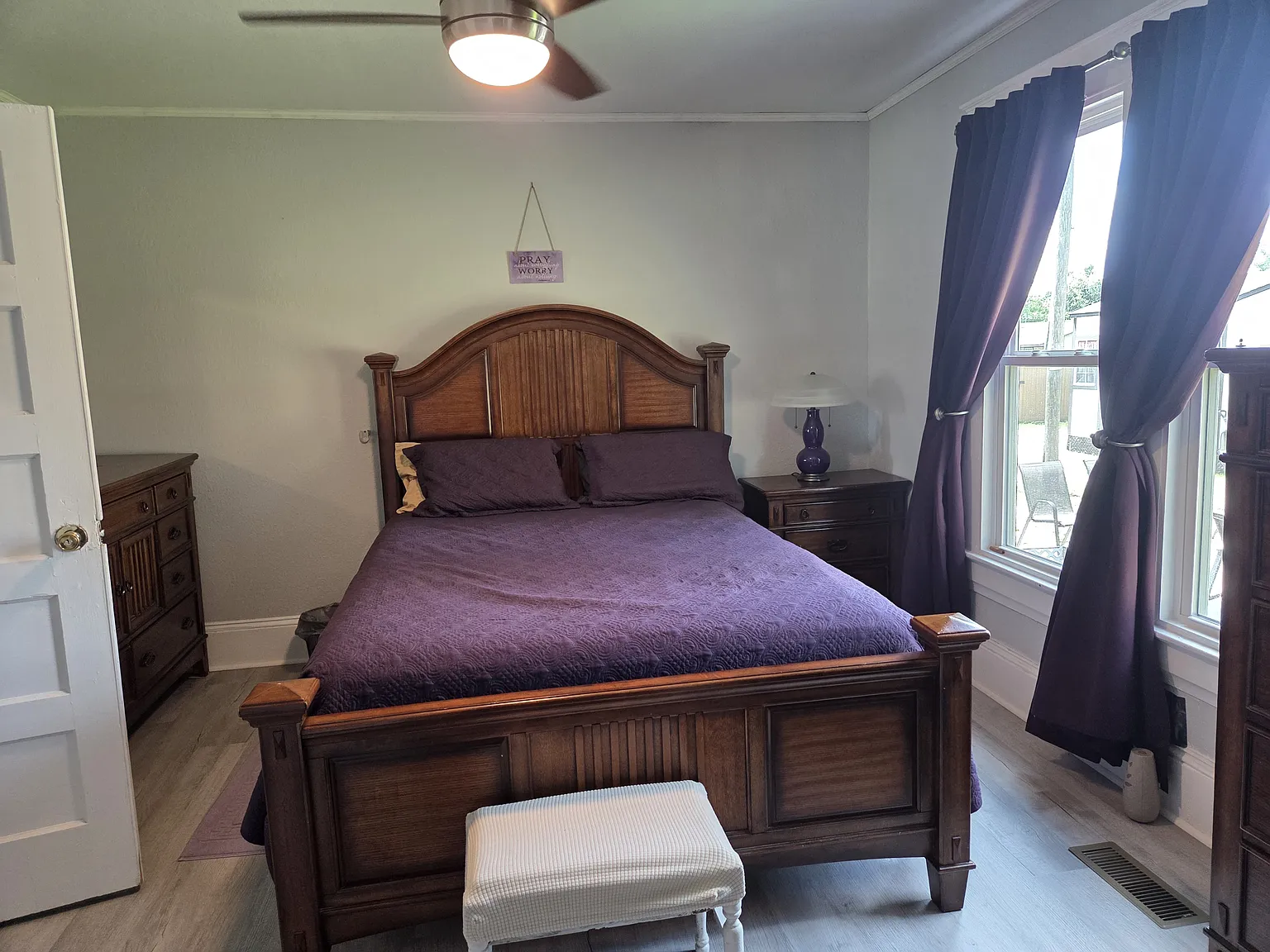 7 bed, 3200 sqft, $750 — Photo 1