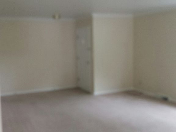 3rd image of 318 E Woodlawn Pl