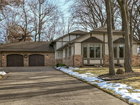 8141 Lea Rd, Bloomington, MN 55438