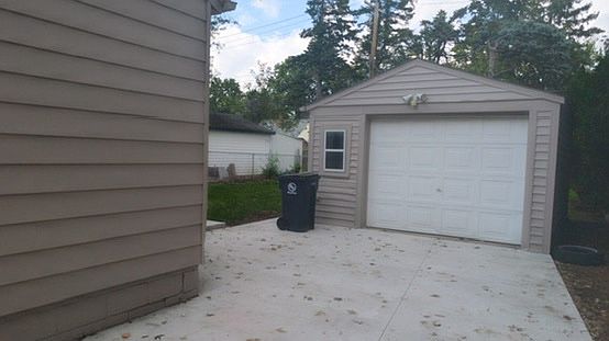 1305 Bauman Ave, photo 9