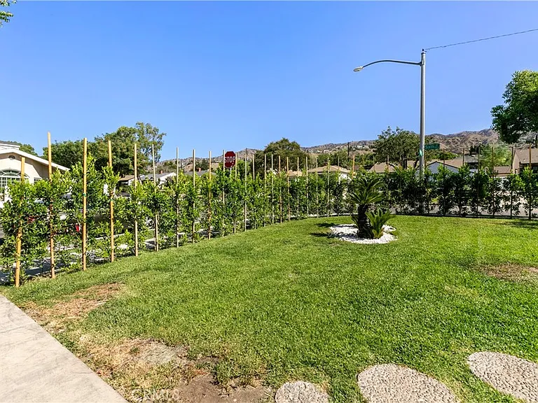 536 Hampton Rd — Photo 9