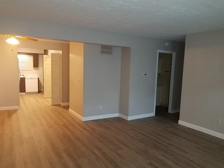 5200 Capitol Hill Dr #B — Photo 4