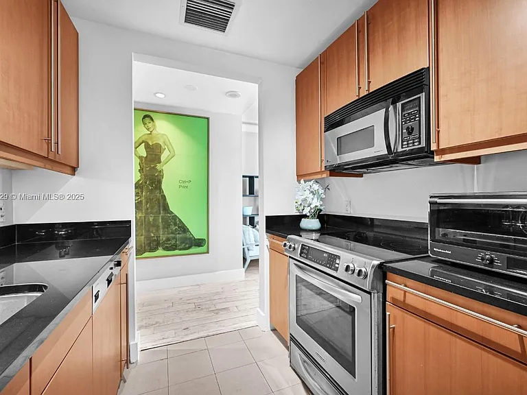 1435 Brickell Ave #3401 — Photo 26