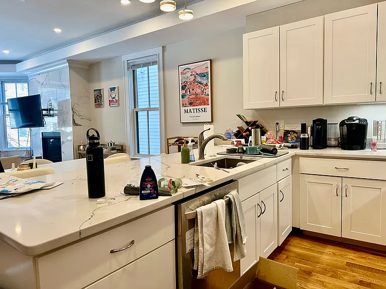 470 Green St #2 — Photo 27