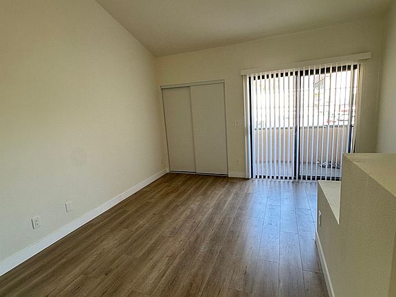 5th image of 10441 McVine Ave #3