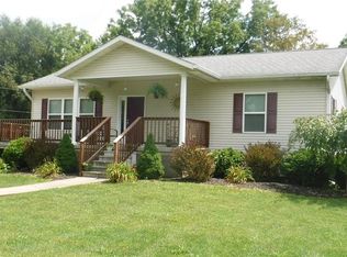 142 Gilmer St, Spencer, IN 47460