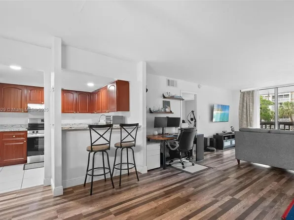 7021 Environ Blvd APT 218, Lauderhill, FL 33319