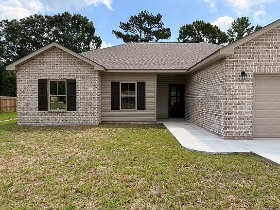 3rd image of 17 Summerwood Dr