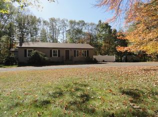 991 Wauwinet Rd, Barre, MA 01005