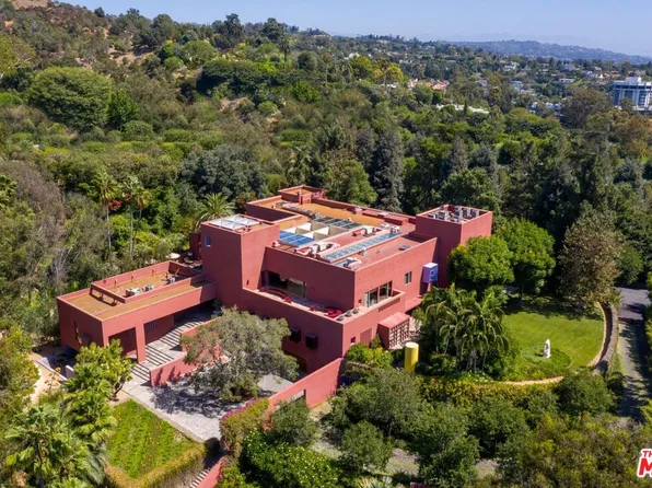 470 Layton Way, Los Angeles, CA 90049