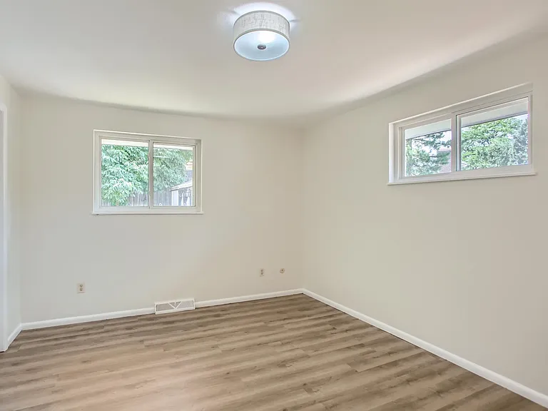 5520 W Lehigh Ave — Photo 6