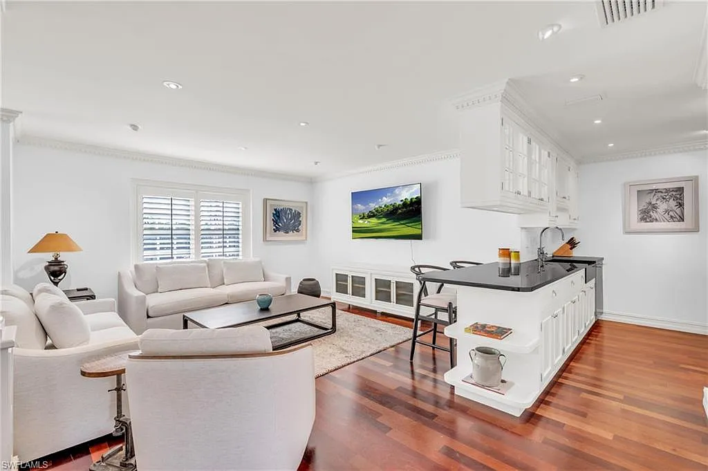 2 bed, 2.0 bath, 1500 sqft, $7,500 — Photo 2