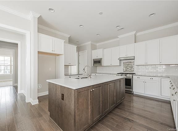 3rd image of 7109 Hanging Rock Ct