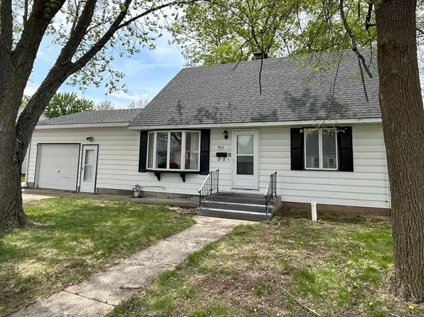 903 S Johnson St, Charles City, IA 50616