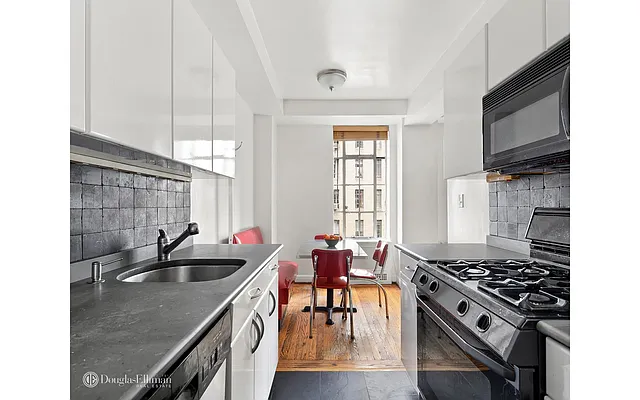 Sold by Douglas Elliman | media 10