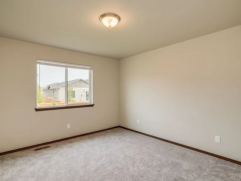 489 S Kansas Loop — Photo 5