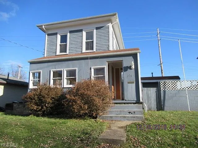 724 6th St SW photo 1