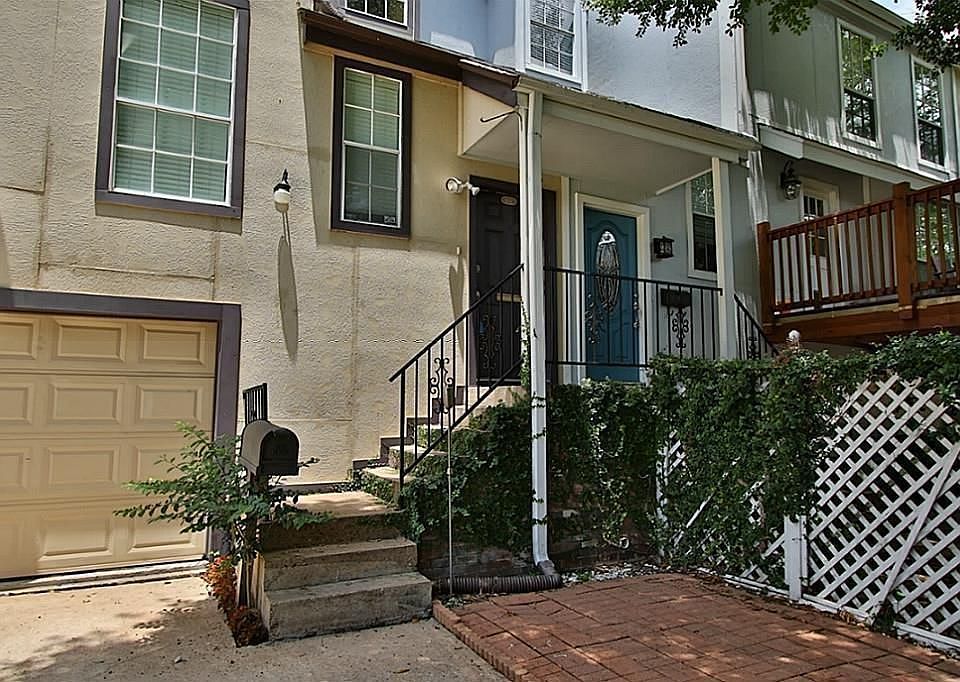1st image of 814 Knox St APT C