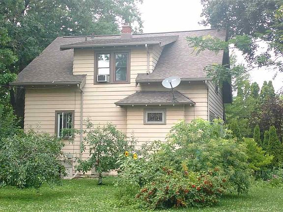 3rd image of 1201 Waugoo Ave