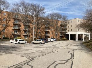 3675 Clague Rd UNIT 319, North Olmsted, OH