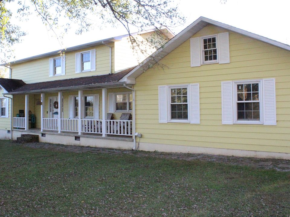 1st image of 136 Gates Ln