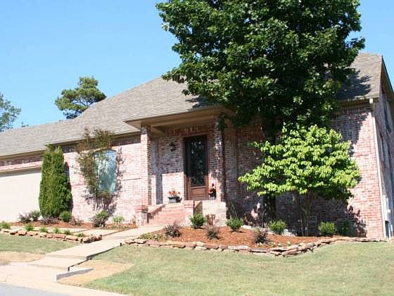 1st image of 2910 Woodsgate Dr
