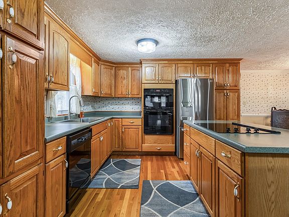 4th image of 773 Mount View Rd