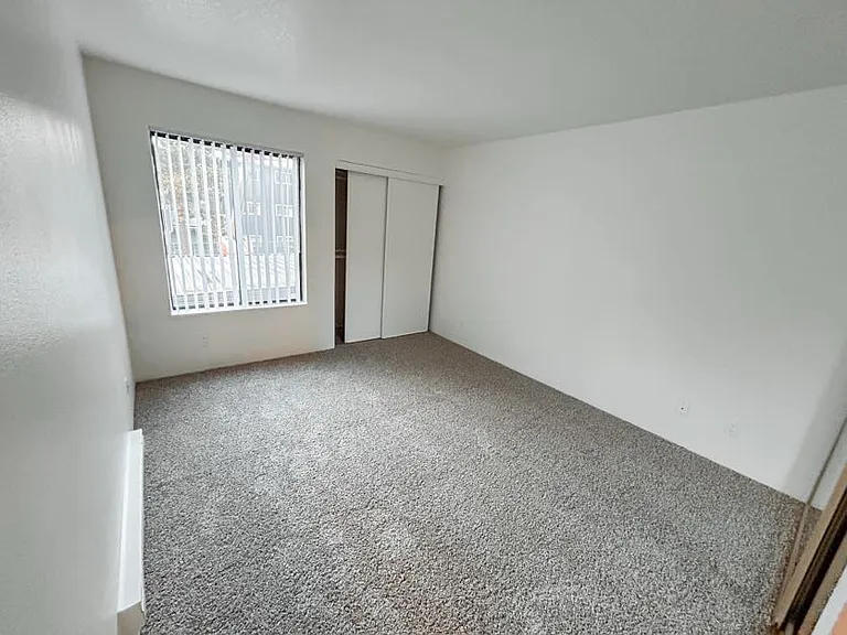 Stone Creek Apartments Beaverton — Photo 33
