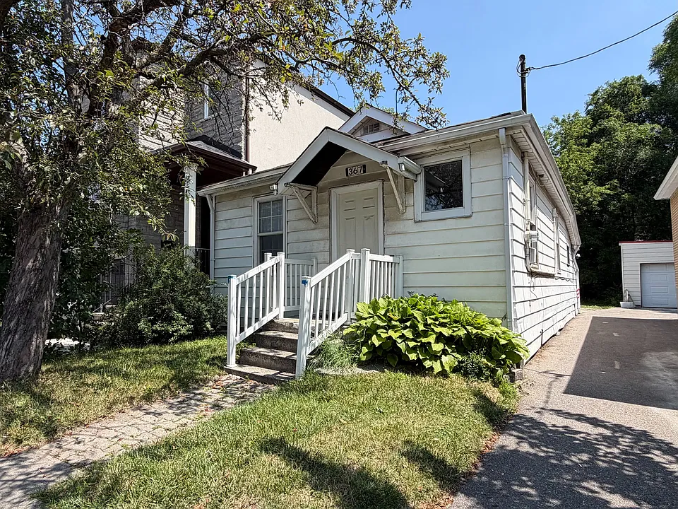 367 Kipling Ave
