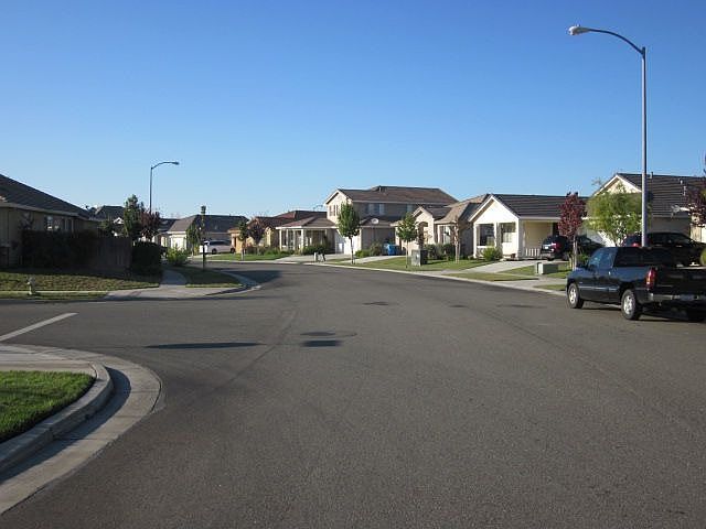 2nd image of 1865 River Run Dr