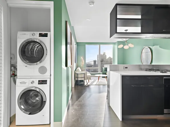 252 South Street image 1 of 7