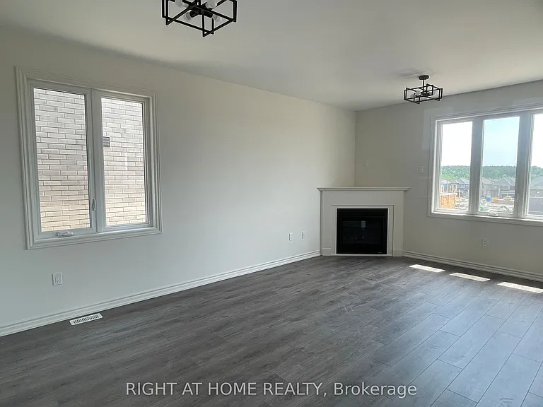 1054 Denton Dr — Photo 5