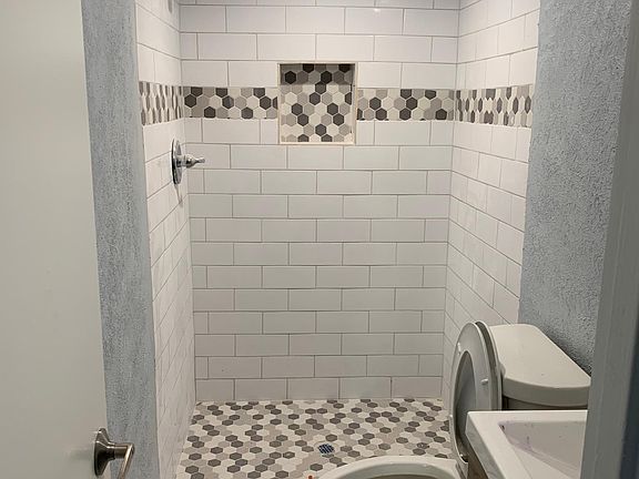 4th image of 7125 Fair Oaks Ave APT 9