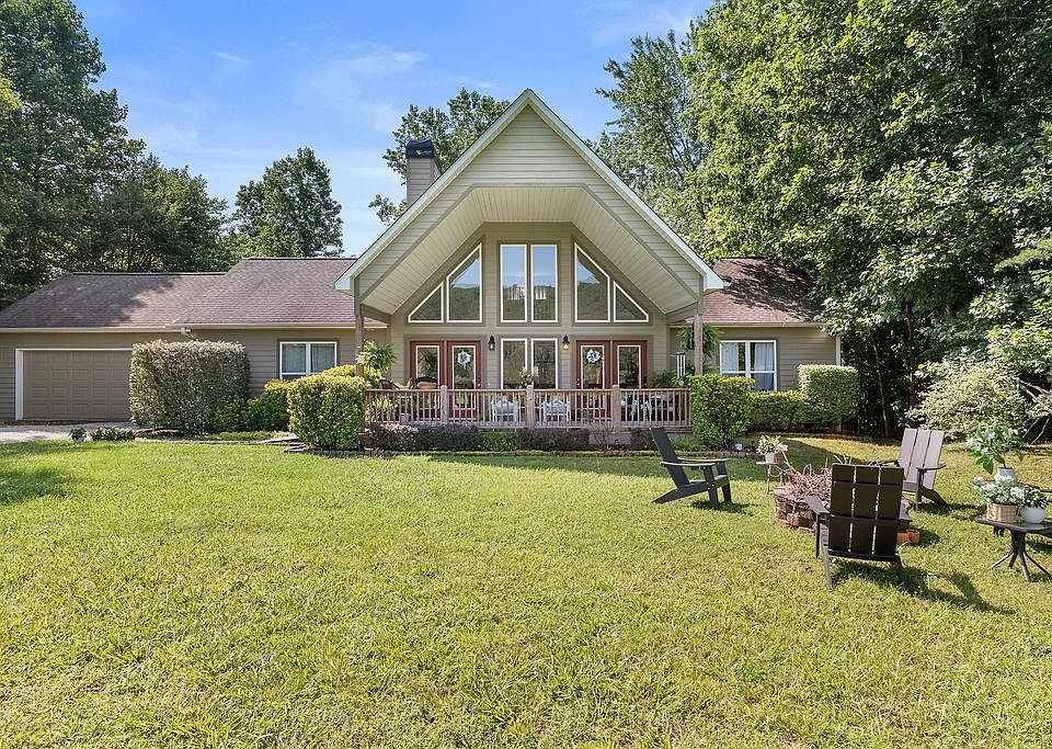 1st image of 220 Heathwood Ln